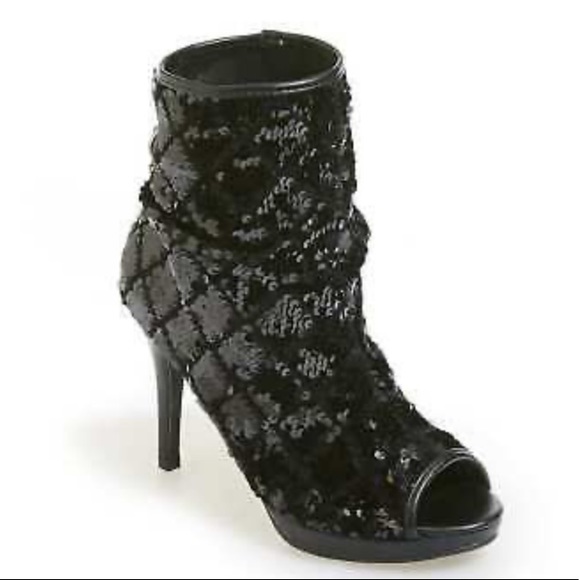 Ashro Shoes - Fabulous sequin booties.